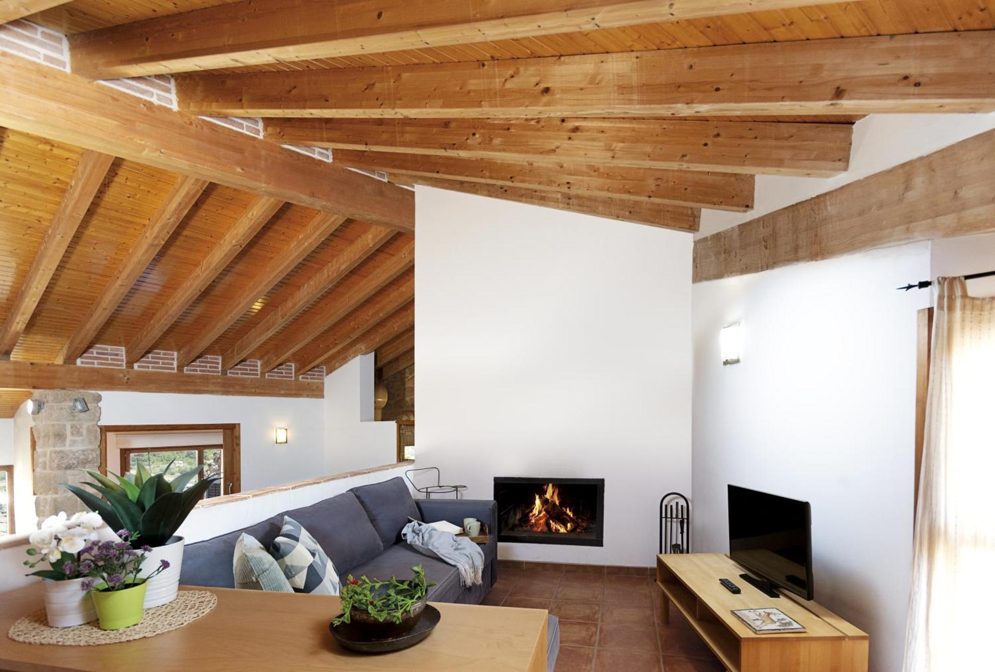 Espacioso Pajar Con Chimenea En Casa De Las Letras Льедо Экстерьер фото